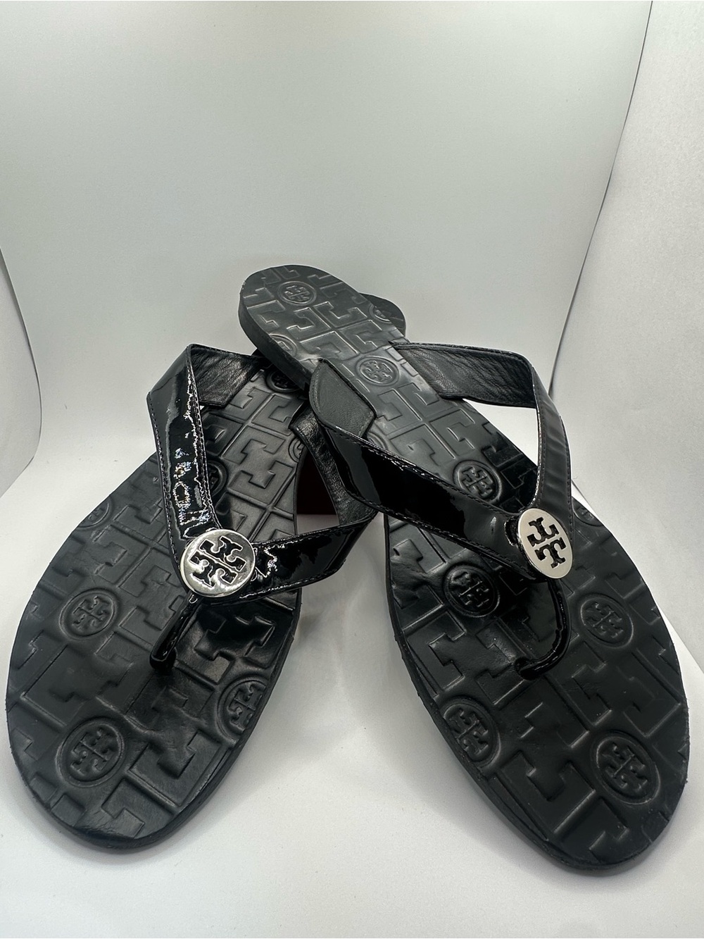 Tory Burch Black Patent Logo Toe-Post Sandals size 8